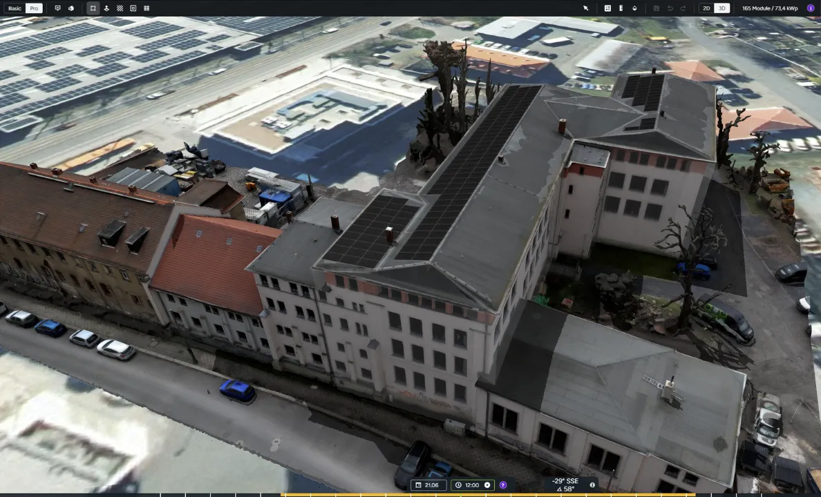 A drone 3D model of a building with solar panels, open in Eturnity Expert